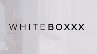 WhiteBoxxx - Ginebra Bellucci hátsó lyukba tolva