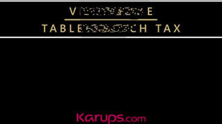 Karups - Vicky Love benyeli a rúdat