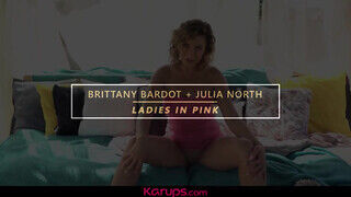 Brittany Bardot és Julia North a szexy idős nők