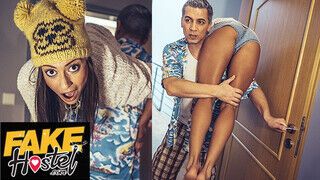 Fake Hostel Porn - Cassie Del Isla a fullos turista kis csaj