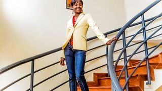 Csoki amatőr casting forgatás irodai fotózásra keményen megbassza a nagyméretű faszú producer