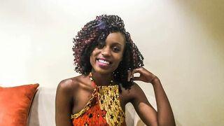 Mosolygós csoki csinibaba pov castingon keményen megkúrva