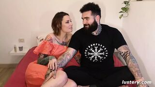 Silvia alázatos cumizása desmond péniszén latin hőn