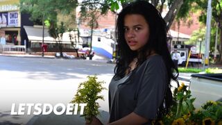 Aranyos fekete milf selena gomez mélyen dugva dél amerikai vaginában