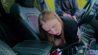 Autós kéjnő orálozza és megbasszák, miután lebukott egy nyilvános verésen - pov