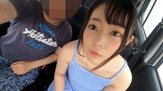 Hatalmas szemek és apró test! 147 cm-es osaka mini kisasszony orálozza és veri a bájdorongot vezetés közben