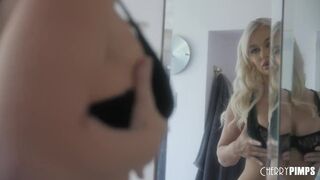 Bazinagy Tőgyes Világos Szőke Milf Mélytorok Akcióban a Cherry Pimps Csatornán